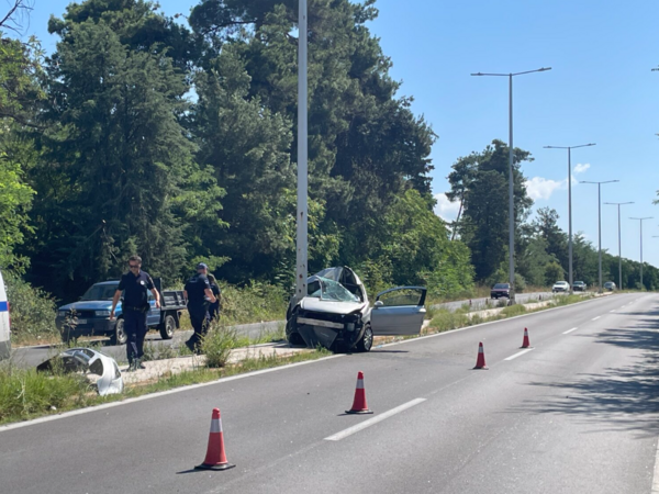 Λάρισα: Νεκρή γυναίκα οδηγός έπειτα από πρόσκρουση ΙΧ σε κολόνα