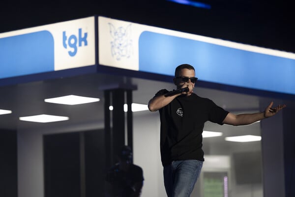 Την ώρα που τραγουδούσαν ΛΕΞ και Bloody Hawk, καταλάβαμε πως η ραπ κέρδισε