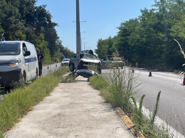 Λάρισα: Νεκρή γυναίκα οδηγός έπειτα από πρόσκρουση του ΙΧ της σε κολόνα