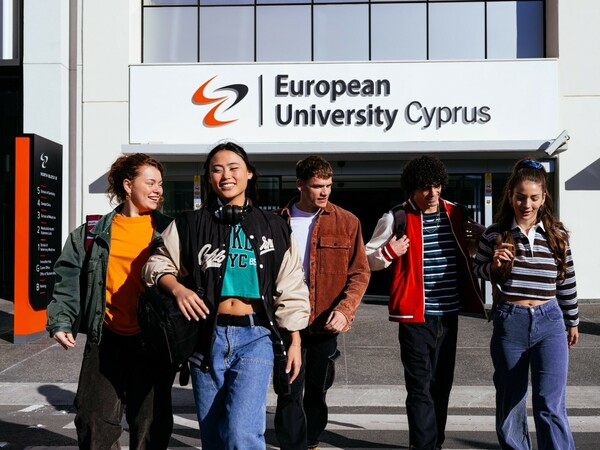 Σπουδές στο Εξωτερικό; Ξεκίνα από την Κύπρο!