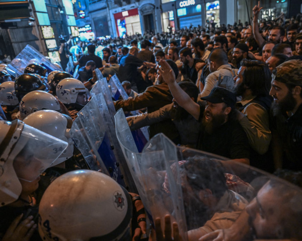Τουρκία: Συλλήψεις δημοσιογράφων για σκίτσο που φέρεται να απεικονίζει τον Μωάμεθ