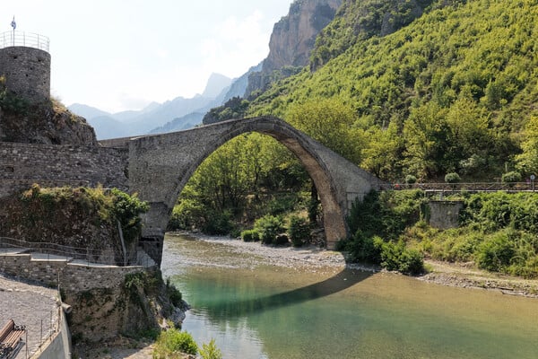 Στην Κόνιτσα, σε ένα τριήμερο γλέντι με ρουμανικό fusion, ποντιακά και ηπειρώτικα