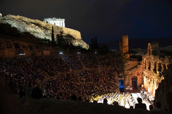 "Το τρίτο κουδούνι"