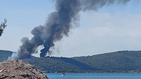 Φωτιά τώρα στη Χαλκιδική - Μήνυμα 112 στους κατοίκους στο Λιβάρι Βουρβουρούς