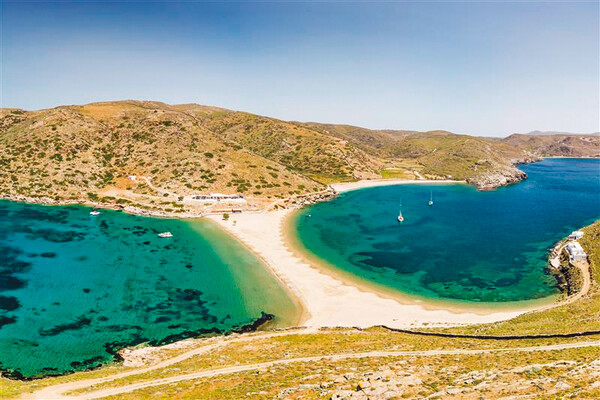 Η Corona γιορτάζει 100 χρόνια This is living σε τρεις εμβληματικές ελληνικές παραλίες