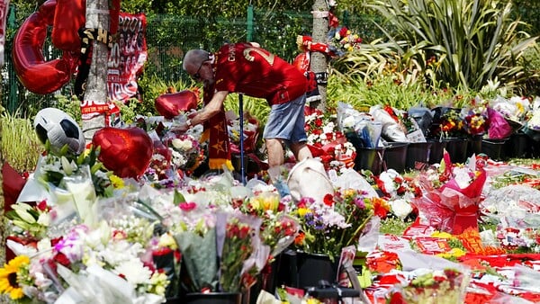 «Ένα πραγματικά ξεχωριστό άτομο»: Η Λίβερπουλ και ο προπονητής του αποχαιρετούν τον Ντιόγκο Ζότα