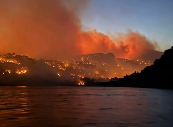 Meteo για τις φωτιές σε Ιεράπετρα και Βουρβουρού: Οι δύο όψεις του ίδιου φαινομένου
