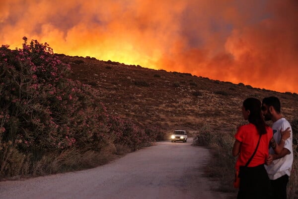 Τουρκία: Πυρκαγιές στα δυτικά, χιόνι στα ανατολικα