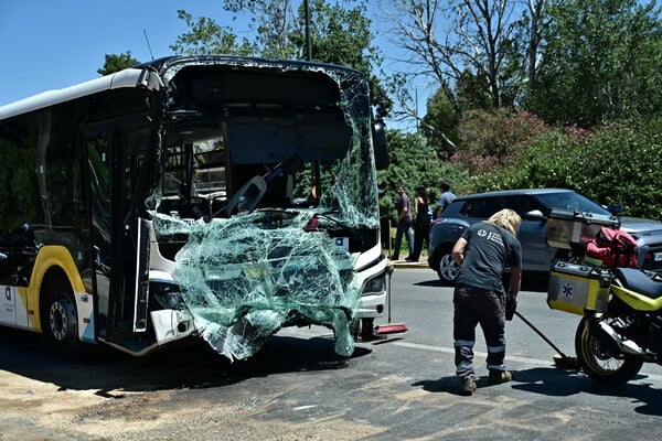 Βούλα: Τροχαίο με δύο λεωφορεία - 32 τραυματίες, οι τρεις σοβαρά