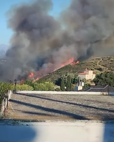 Φωτιά στην Εύβοια: Επιχειρούν 18 εναέρια μέσα 