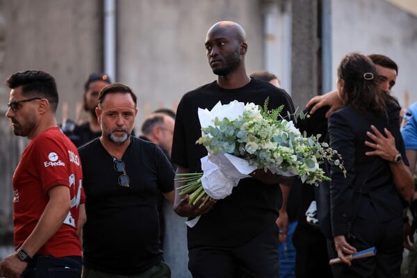 Πένθος για τον Ντιόγκο Ζότα και τον αδελφό του στην Πορτογαλία: Πλήθη θρηνούν και αποτίουν φόρο τιμής 