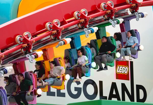 Legoland Shanghai: Το μεγαλύτερο θεματικό πάρκο Lego στον κόσμο άνοιξε στην Κίνα