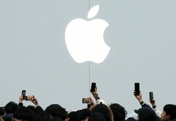 Η Apple ενώνει τις δυνάμεις της με τη SpaceX, εισάγοντας το Starlink στα iPhones