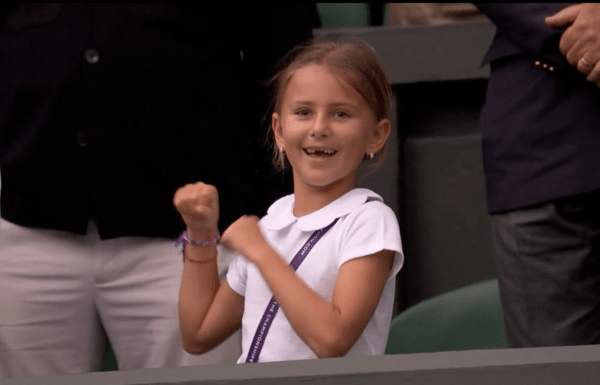 Ο Τζόκοβιτς έφτασε τις 100 νίκες στο Wimbledon – αλλά την παράσταση έκλεψε η 7χρονη κόρη του