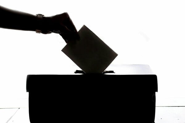 Δημοσκόπηση Opinion Poll: Τι πιστεύουν οι πολίτες για την υπόθεση ΟΠΕΚΕΠΕ - Η μάχη της δεύτερης θέσης