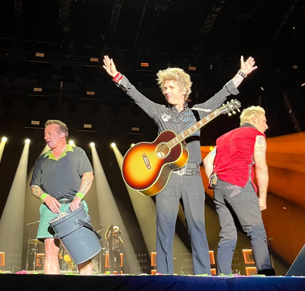 Green Day live στην Αθήνα: Μια ιστορική πρώτη εμφάνιση που απογείωσε το κοινό στο ΟΑΚΑ