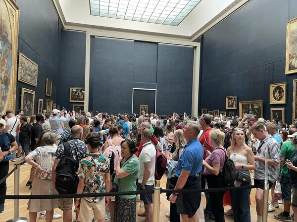 Καταστρέφουν οι τουρίστες την Ευρώπη; Γιατί οι ντόπιοι αποκηρύσσουν τον υπερτουρισμό;