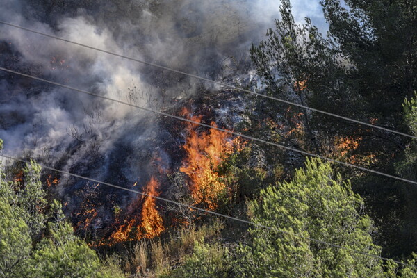 Φωτιά στη Μασσαλία: Πάνω από 110 τραυματίες - Χιλιάδες εκκενώσεις, αεροδρόμιο και νοσοκομείο σε συναγερμό