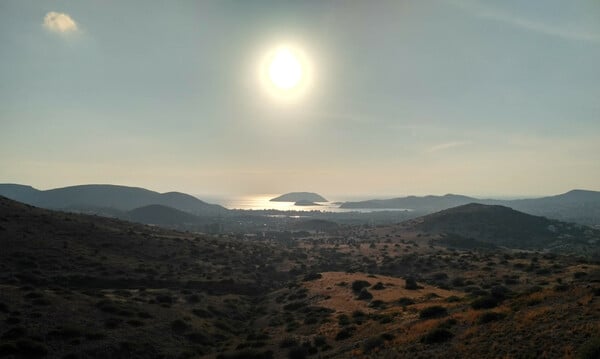 Σαρωνικός: Μία ριβιέρα και μία ενδοχώρα σου ψιθυρίζουν ιστορίες 