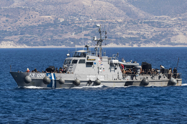 Γαύδος: Συνελήφθησαν οκτώ άτομα για τη διακίνηση των 515 μεταναστών που διασώθηκαν χτες
