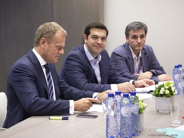 Αφιέρωμα Financial Times για τα 10 χρόνια μετά την ελληνική κρίση: Πώς η Ελλάδα επέστρεψε από το χείλος του γκρεμού