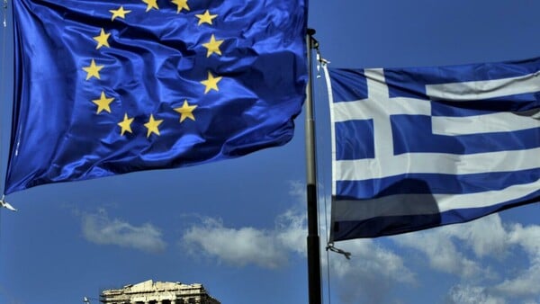 Αφιέρωμα Financial Times για τα 10 χρόνια μετά την ελληνική κρίση: Πώς η Ελλάδα επέστρεψε από το χείλος του γκρεμού