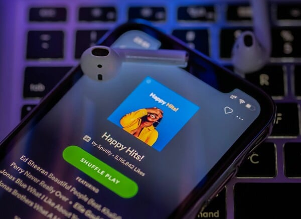Γιατί το Spotify εξετάζει το ενδεχόμενο να φύγει από την Τουρκία;