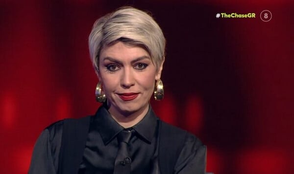 The Chase: «Η βασική μου εργασία είναι στην πλατεία Βάθη» - Η αποκάλυψη της «Γυναίκας με τα Μαύρα»