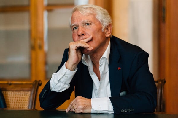 Δημήτρης Νανόπουλος: «Ζούμε το τέλος του ανθρώπου και τη γέννηση ενός νέου τύπου ύπαρξης»