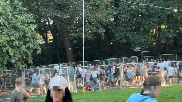 Χάος στον χώρο συναυλίας των OASIS: Συλλήψεις και κατάσχεση drone