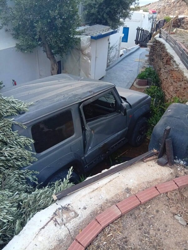 Τήνος: Τζιπ παρασύρθηκε από τον αέρα και έπεσε μέσα σε σπίτι