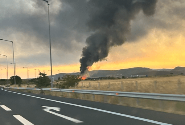 Φωτιά στην Αλεξανδρούπολη: Μαίνεται η πυρκαγιά στο εργοστάσιο ανακύκλωσης 
