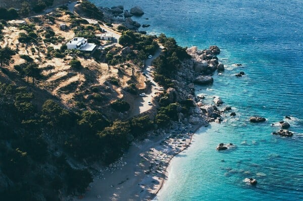Το ελληνικό νησί που βρίσκεται ανάμεσα στις «7 καλύτερες ταξιδιωτικές εμπειρίες της Ευρώπης»