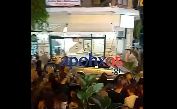 Ζάκυνθος: Γυναίκα έχασε τον έλεγχο του ΙΧ της και έπεσε πάνω σε πλήθος πιστών σε πανηγύρι