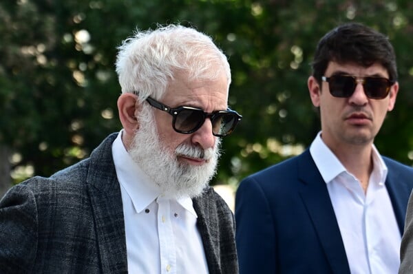 Πέτρος Φιλιππίδης: Οι αντιδράσεις των δύο γυναικών που τον κατήγγειλαν - Η ανάρτηση της Αναστασοπούλου