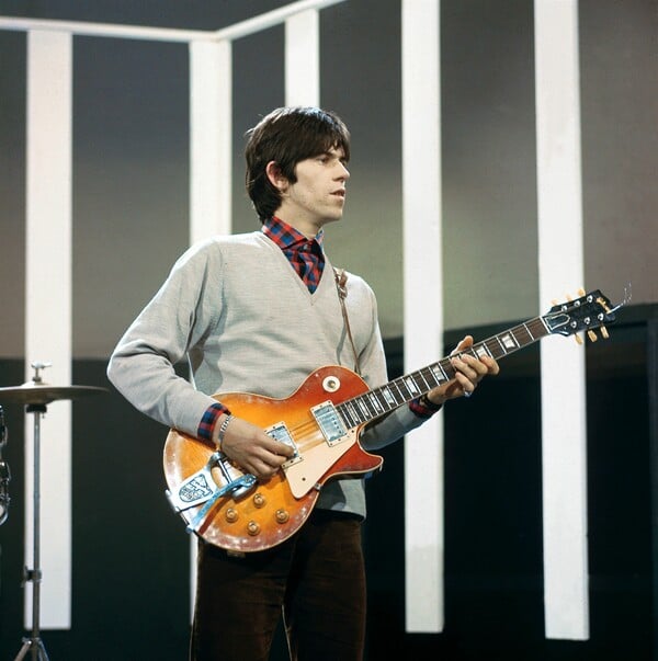 Rolling Stones: Η Gibson Les Paul που κλάπηκε τη δεκαετία του 1970 βρέθηκε σε συλλογή Μουσείου