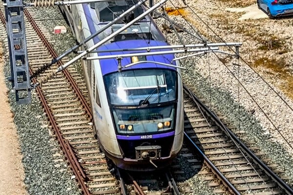 Φωτιά κοντά στη σιδηροδρομική γραμμή Πλατύ-Κατερίνη