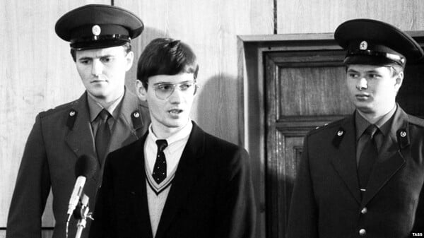 Ματίας Ρουστ: Μια ατέλειωτη ιστορία των ’80s