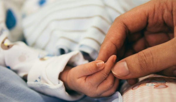 Χαλκιδική: Από ξηρό καρπό πνίγηκε το 15 μηνών βρέφος