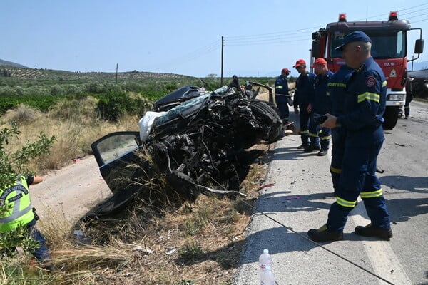 Τροχαίο στην Αργολίδα: Σφοδρή σύγκρουση νταλίκας με ΙΧ - Το τζιπ μετατράπηκε σε άμορφη μάζα σιδηρικών