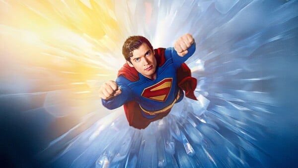 Superman: Maga-ς σαν τον Τραμπ ή ευγενικός μετανάστης;