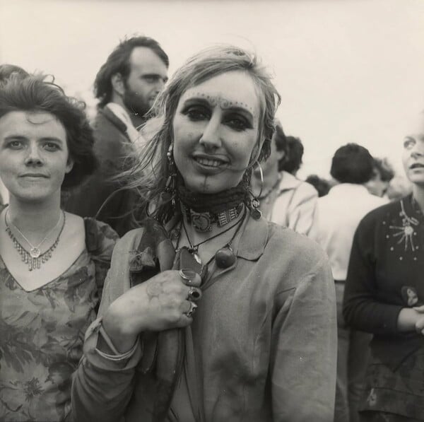 Tα είδωλα της αντικουλτούρας των ’70s στα μαγνητικά πορτρέτα του David Armstrong 