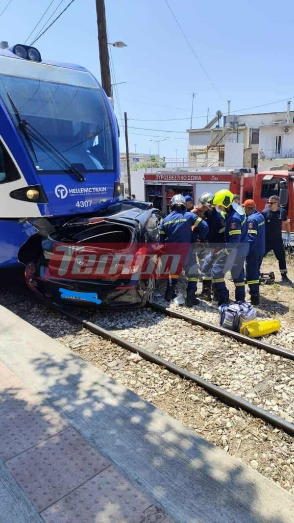 Πάτρα: Σύγκρουση συρμού του Προαστιακού με αυτοκίνητο - Αναφορές για εγκλωβισμένους