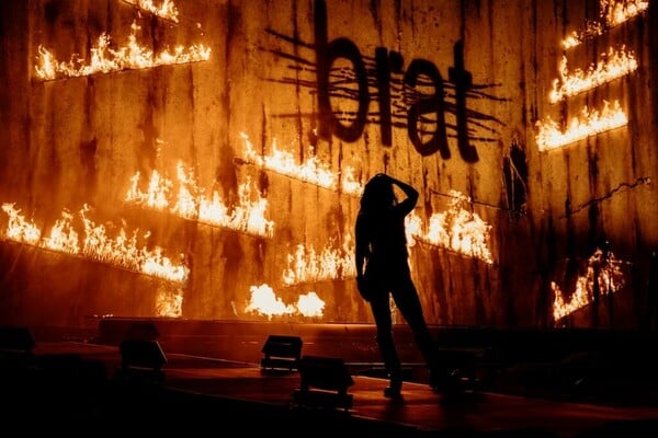 Glastonbury 2025: Πώς έζησα για πρώτη φορά το πιο θρυλικό μουσικό φεστιβάλ στον πλανήτη