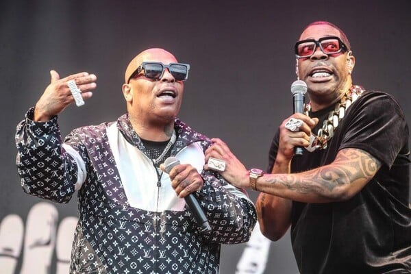 Glastonbury 2025: Πώς έζησα για πρώτη φορά το πιο θρυλικό μουσικό φεστιβάλ στον πλανήτη