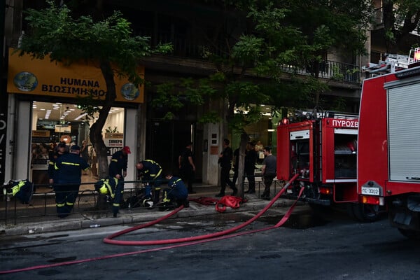 Πέτρος Φιλιππίδης: «Ξαφνικά από το πίσω μέρος του σπιτιού έπιασε φωτιά» περιγράφει ο δικηγόρος του