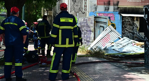 Φωτιά τώρα σε διαμέρισμα στην Πατησίων