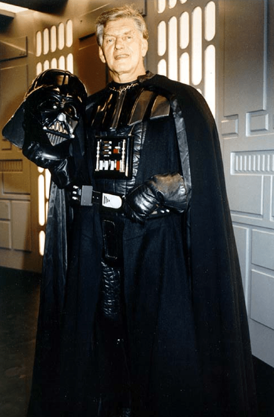 Star Wars: Πωλείται το εμβληματικό φωτόσπαθο του Darth Vader για αστρονομικό ποσό