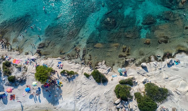 Χαλκιδική: Καταγγελίες για μαζική τροφική δηλητηρίαση από καντίνες στον Νέο Μαρμαρά