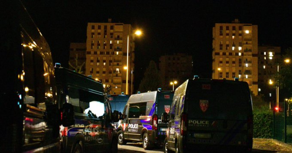 Λιμόζ: Βίαιες συγκρούσεις στη Γαλλία με εννέα τραυματίες αστυνομικούς – Επίθεση νεαρών σε αυτοκίνητα εν κινήσει